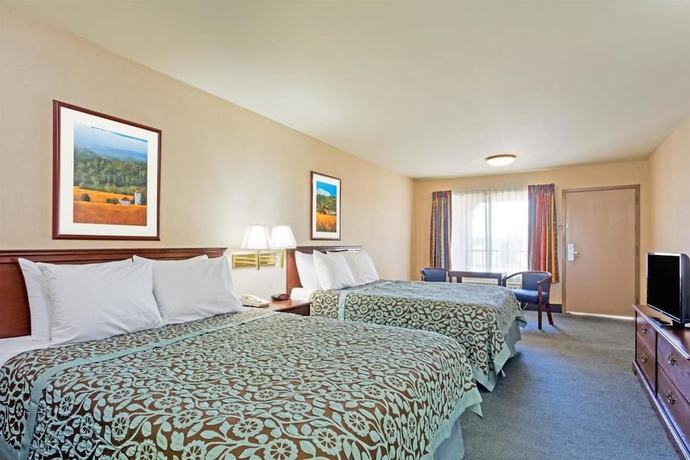 Imagen de la habitación del Hotel Days Inn By Wyndham Fontana / Rialto. Foto 7