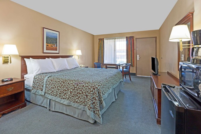 Imagen de la habitación del Hotel Days Inn By Wyndham Fontana / Rialto. Foto 8