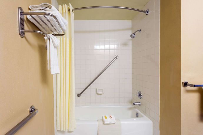 Imagen de la habitación del Hotel Days Inn By Wyndham Fontana / Rialto. Foto 9
