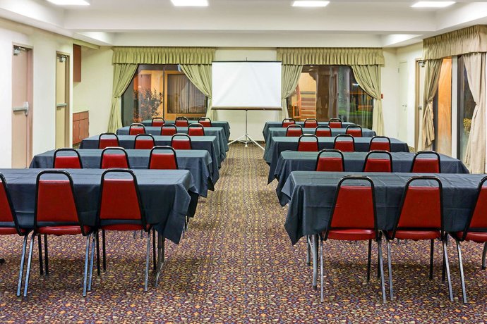 Imagen de los interiores del Hotel Days Inn By Wyndham Fontana / Rialto. Foto 15