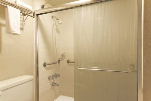 Imagen de la habitación del Hotel Days Inn By Wyndham Forsyth. Foto 7