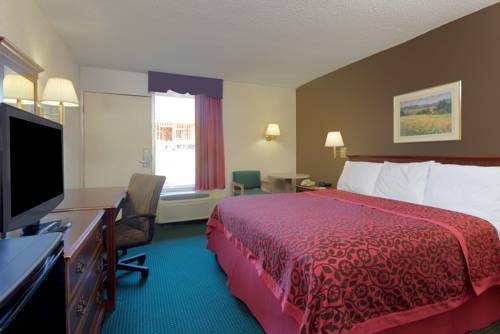 Imagen de la habitación del Hotel Days Inn By Wyndham Forsyth. Foto 8