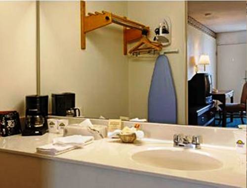 Imagen de la habitación del Hotel Days Inn By Wyndham Forsyth. Foto 13