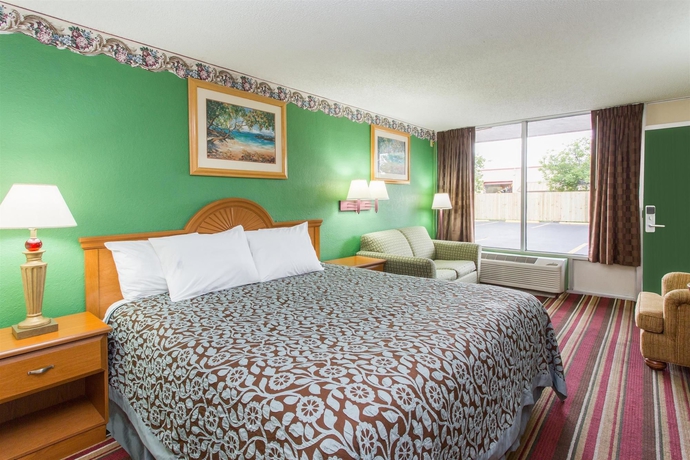 Imagen de la habitación del Hotel Days Inn By Wyndham Fort Myers. Foto 5