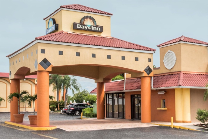 Imagen general del Hotel Days Inn By Wyndham Fort Myers. Foto 1
