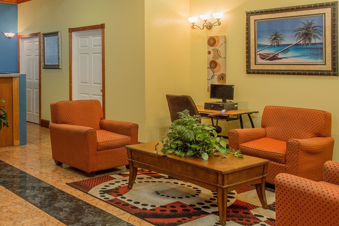 Imagen de los interiores del Hotel Days Inn By Wyndham Fort Myers. Foto 12