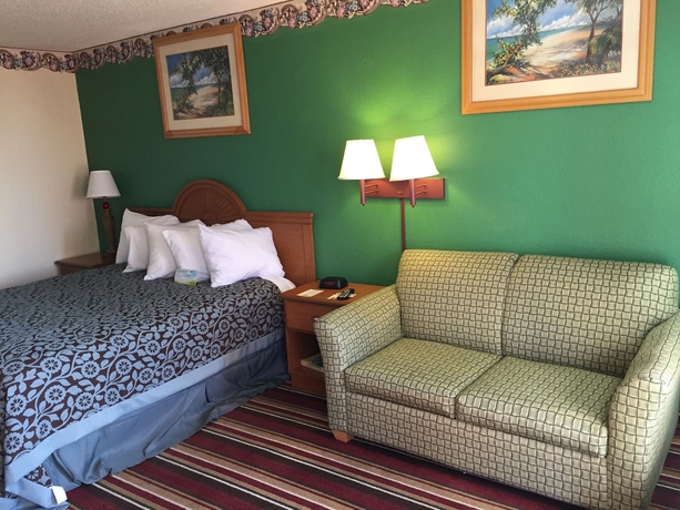 Imagen de la habitación del Hotel Days Inn By Wyndham Fort Myers. Foto 10
