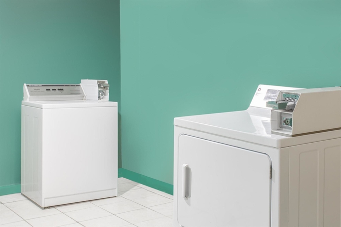 Imagen de los interiores del Hotel Days Inn By Wyndham Fort Myers. Foto 13