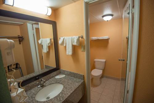 Imagen de la habitación del Hotel Days Inn By Wyndham Fort Wright Cincinnati Area. Foto 7