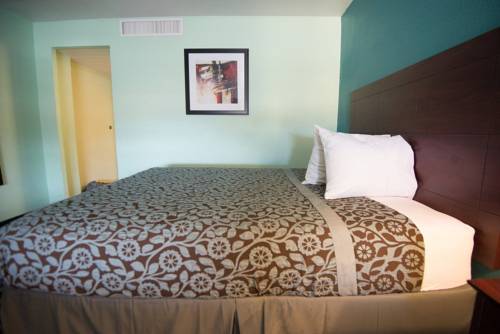 Imagen de la habitación del Hotel Days Inn By Wyndham Fort Wright Cincinnati Area. Foto 11