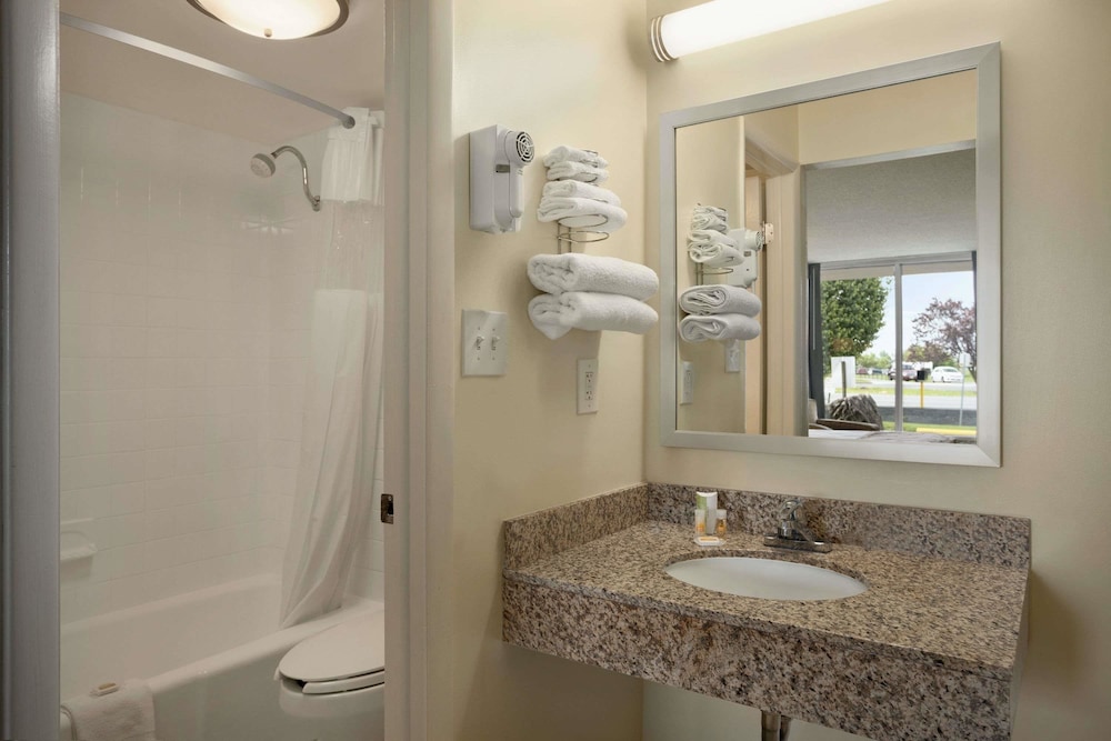 Imagen de la habitación del Hotel Days Inn By Wyndham Frederick. Foto 9