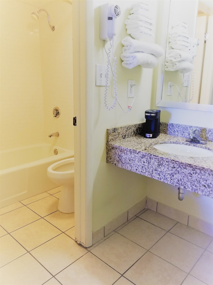 Imagen de la habitación del Hotel Days Inn By Wyndham Frederick. Foto 10