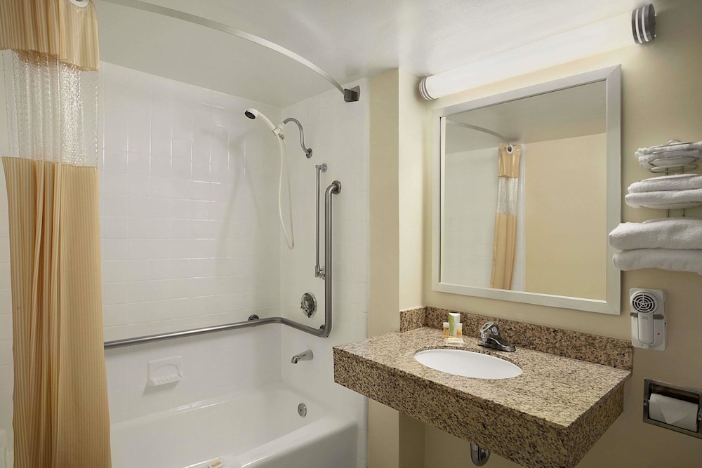 Imagen de la habitación del Hotel Days Inn By Wyndham Frederick. Foto 14