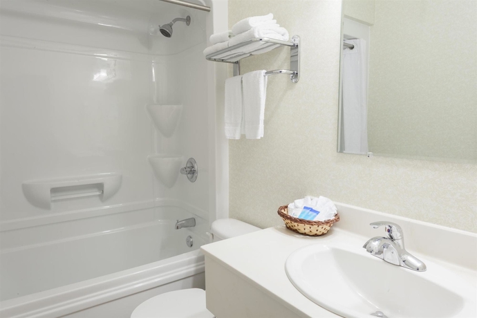 Imagen de la habitación del Hotel Days Inn By Wyndham Fredericton. Foto 4