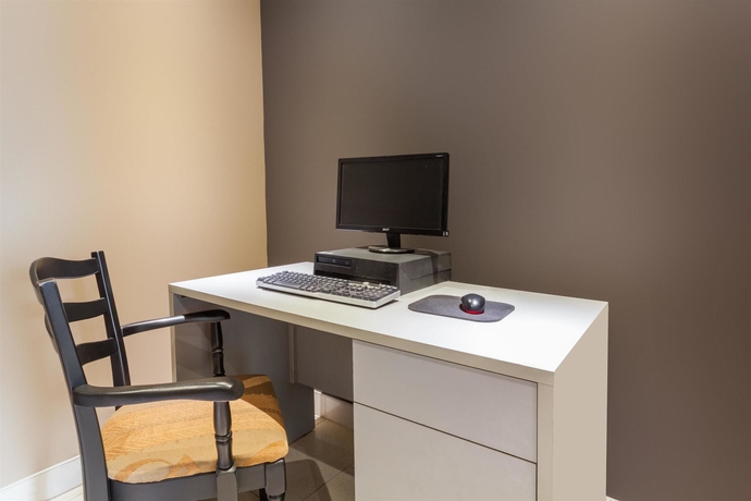 Imagen de los interiores del Hotel Days Inn By Wyndham Fredericton. Foto 11