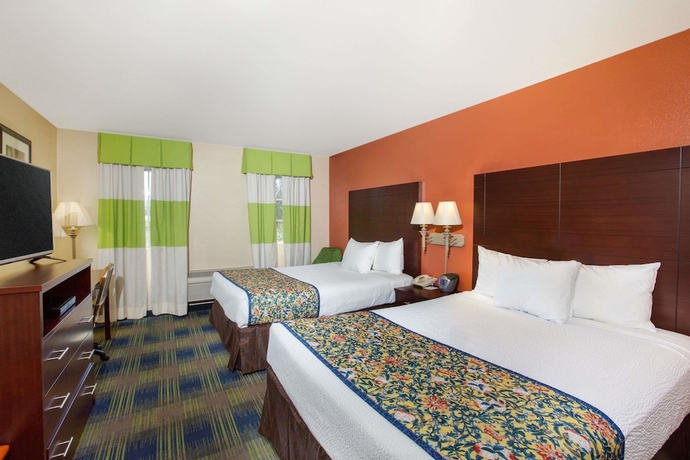 Imagen de la habitación del Hotel Days Inn By Wyndham Fremont. Foto 9