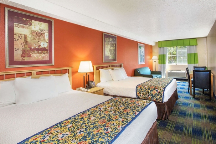 Imagen de la habitación del Hotel Days Inn By Wyndham Fremont. Foto 10