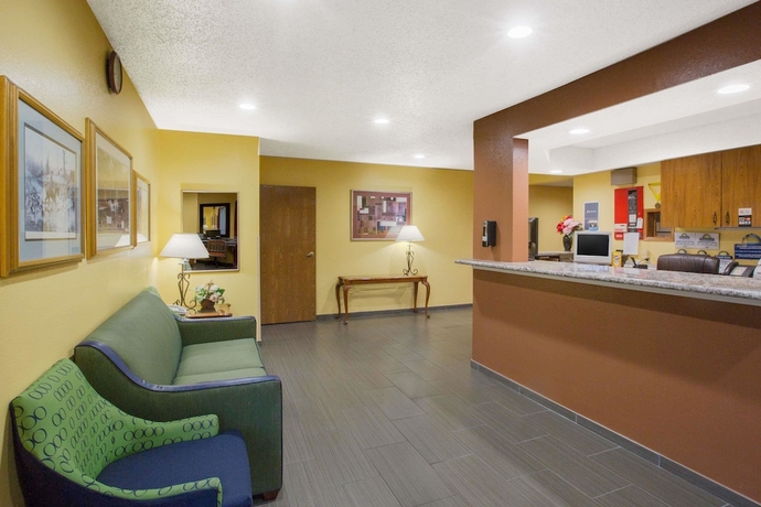 Imagen de los interiores del Hotel Days Inn By Wyndham Fremont. Foto 13