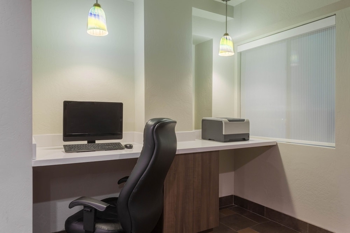 Imagen de los interiores del Hotel Days Inn By Wyndham Fremont. Foto 15