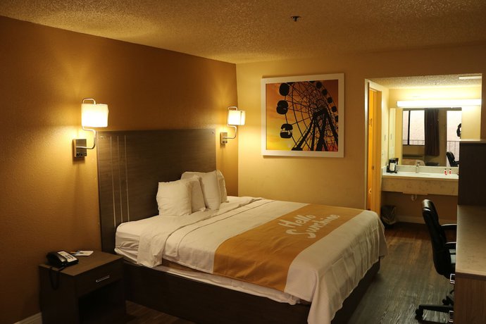 Imagen de la habitación del Hotel Days Inn By Wyndham Fresno South. Foto 2