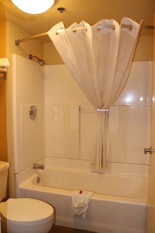 Imagen de la habitación del Hotel Days Inn By Wyndham Fresno South. Foto 12