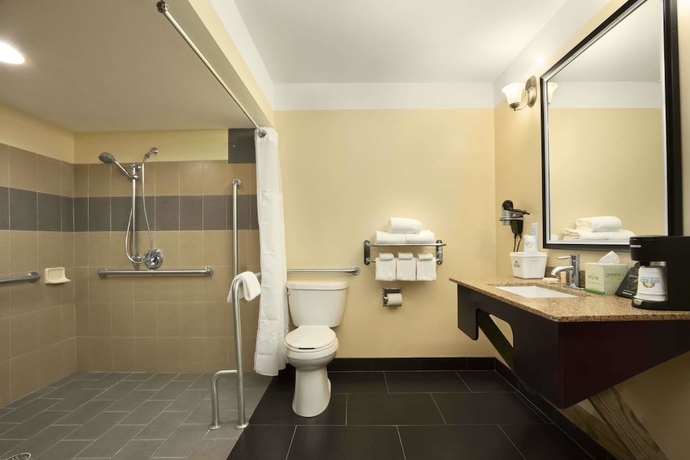 Imagen de la habitación del Hotel Days Inn By Wyndham Fultondale. Foto 11