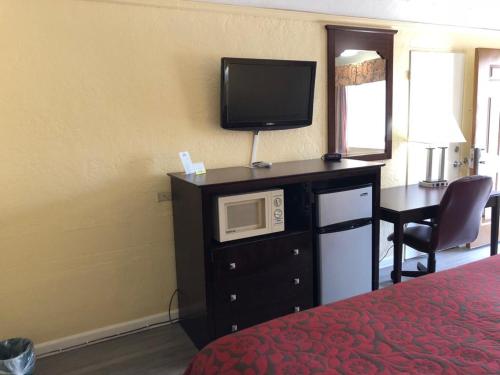 Imagen de la habitación del Hotel Days Inn By Wyndham Gainesville. Foto 11