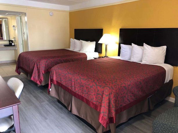 Imagen de la habitación del Hotel Days Inn By Wyndham Gainesville. Foto 5