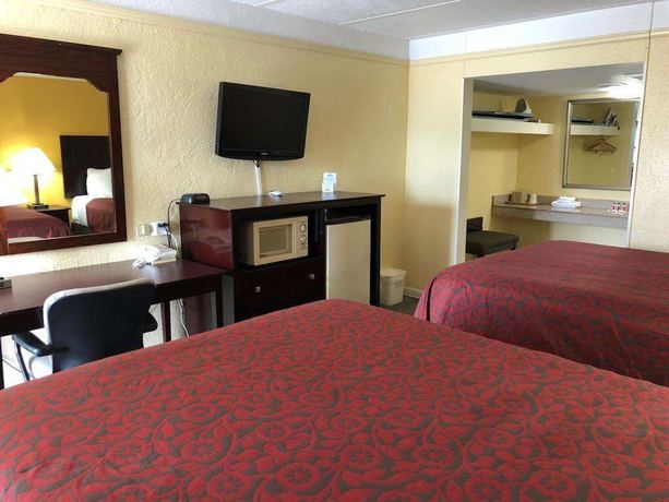 Imagen de la habitación del Hotel Days Inn By Wyndham Gainesville. Foto 9