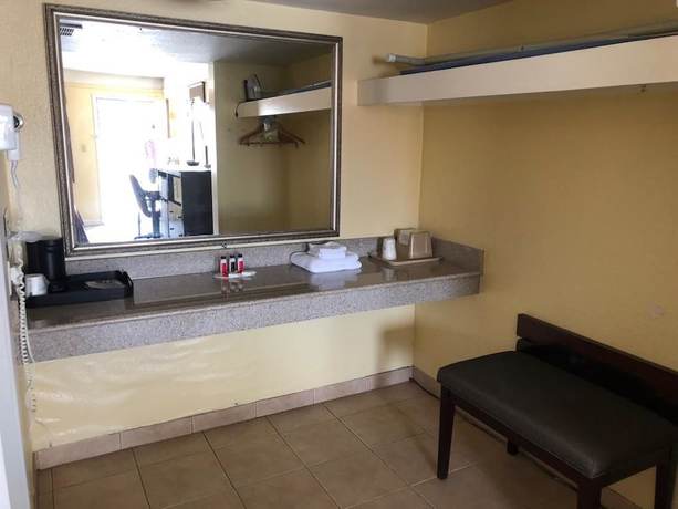 Imagen de la habitación del Hotel Days Inn By Wyndham Gainesville. Foto 10