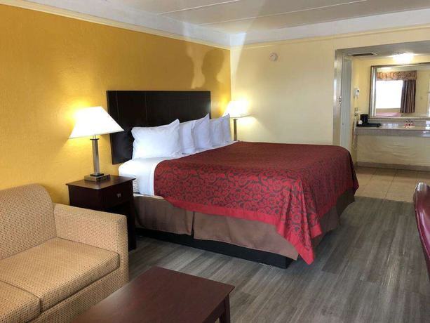 Imagen de la habitación del Hotel Days Inn By Wyndham Gainesville. Foto 13