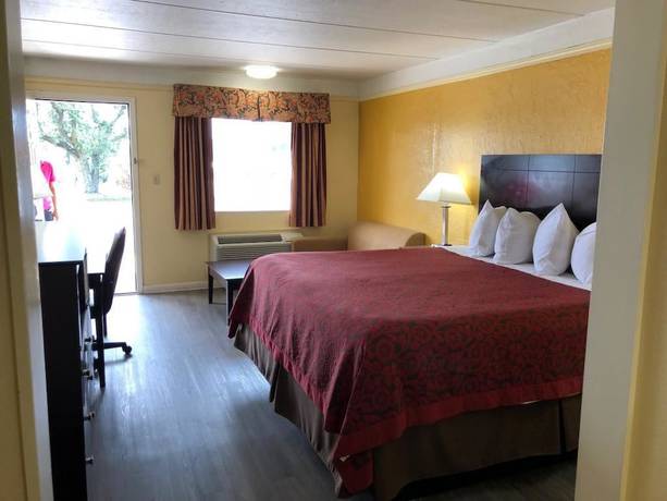 Imagen de la habitación del Hotel Days Inn By Wyndham Gainesville. Foto 14