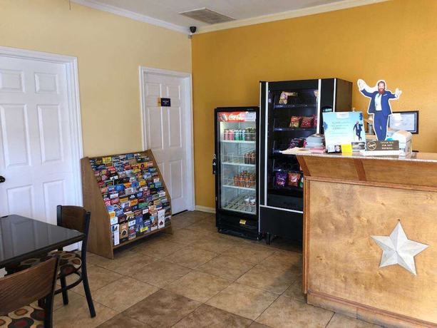 Imagen de los interiores del Hotel Days Inn By Wyndham Gainesville. Foto 20