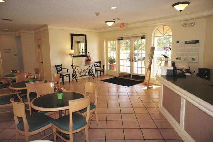 Imagen del bar/restaurante del Hotel Days Inn By Wyndham Georgetown. Foto 3