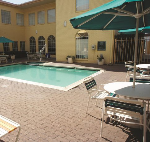 Imagen de la piscina del Hotel Days Inn By Wyndham Georgetown. Foto 15