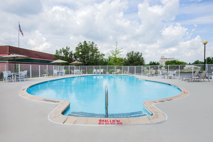 Imagen de la piscina del Hotel Days Inn By Wyndham Gettysburg. Foto 16