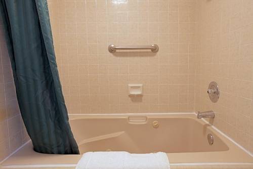 Imagen de la habitación del Hotel Days Inn By Wyndham Gilroy. Foto 12