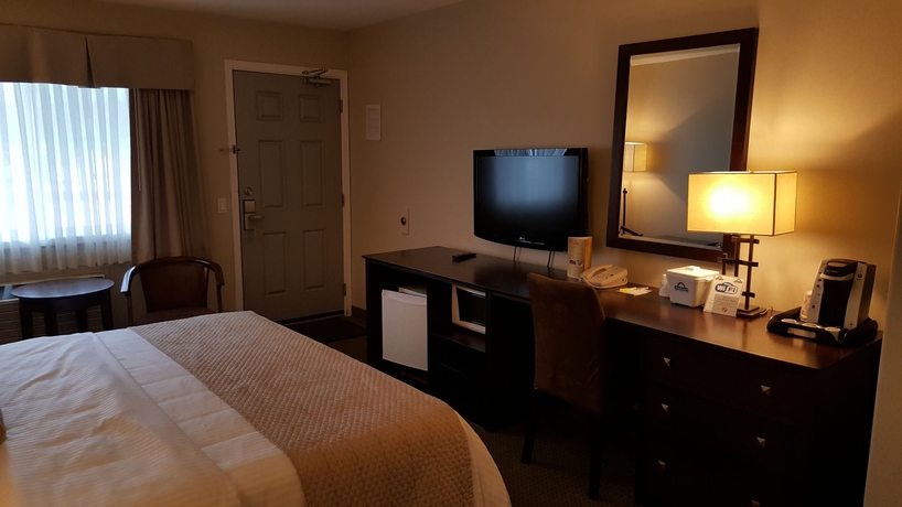 Imagen de la habitación del Hotel Days Inn By Wyndham Golden. Foto 9