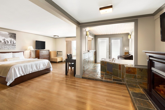 Imagen de la habitación del Hotel Days Inn By Wyndham Golden. Foto 11