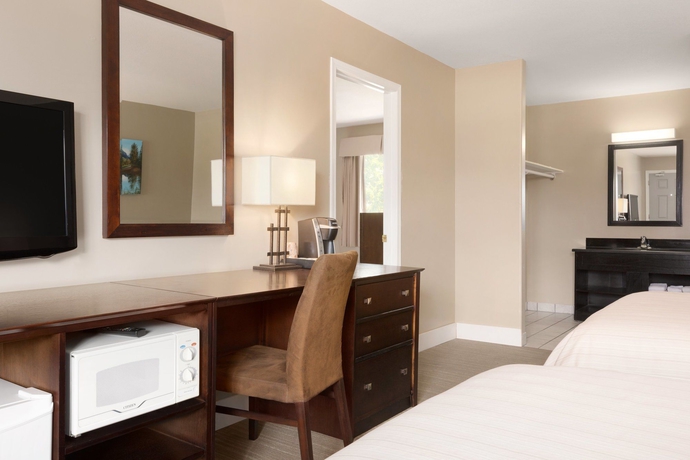 Imagen de la habitación del Hotel Days Inn By Wyndham Golden. Foto 14