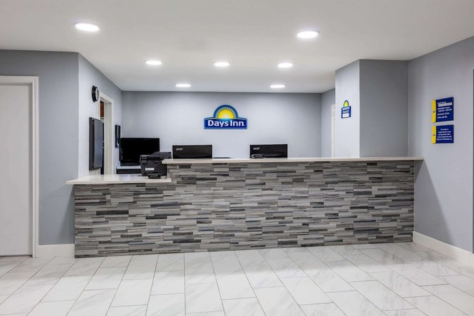 Imagen de los interiores del Hotel Days Inn By Wyndham Granbury. Foto 20
