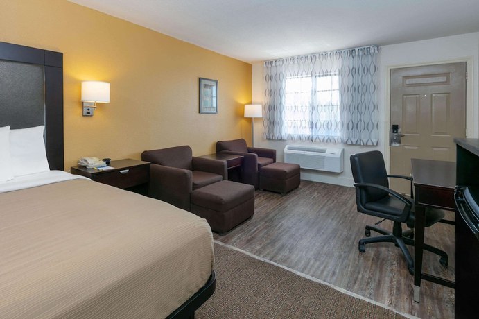 Imagen de la habitación del Hotel Days Inn By Wyndham Granbury. Foto 13