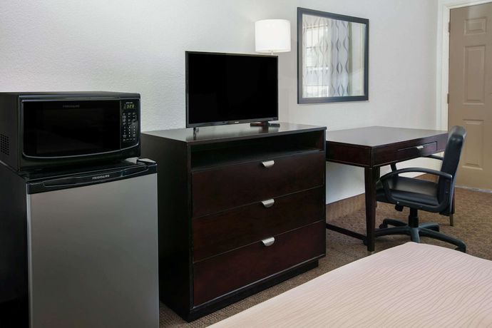 Imagen de la habitación del Hotel Days Inn By Wyndham Granbury. Foto 14