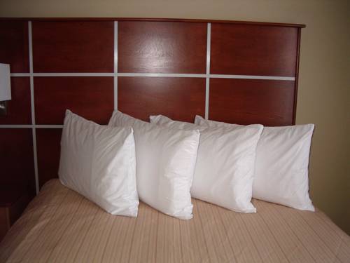 Imagen de la habitación del Hotel Days Inn By Wyndham Grande Prairie. Foto 4