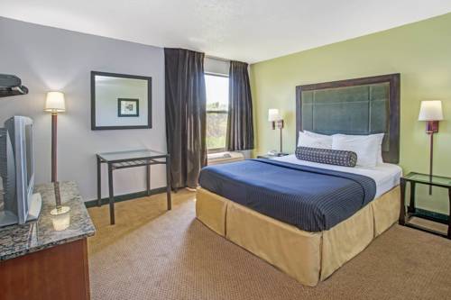Imagen de la habitación del Hotel Days Inn By Wyndham Great Lakes - N. Chicago. Foto 3