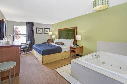Imagen de la habitación del Hotel Days Inn By Wyndham Great Lakes - N. Chicago. Foto 7