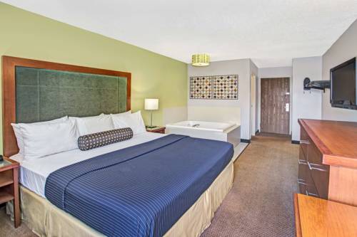 Imagen de la habitación del Hotel Days Inn By Wyndham Great Lakes - N. Chicago. Foto 8