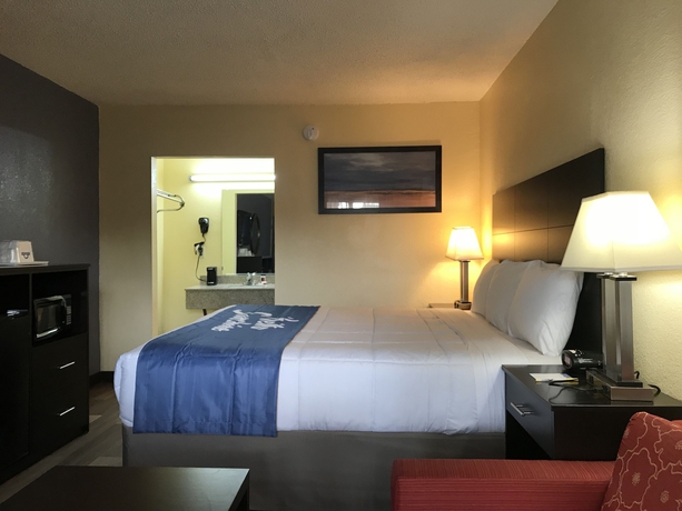Imagen de la habitación del Hotel Days Inn By Wyndham Greensboro Airport. Foto 4