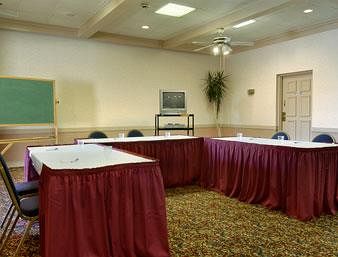 Imagen general del Hotel Days Inn By Wyndham Grove City Columbus South. Foto 1
