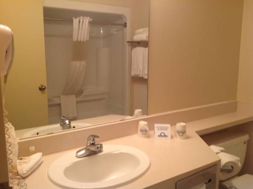 Imagen de la habitación del Hotel Days Inn By Wyndham Guelph. Foto 12